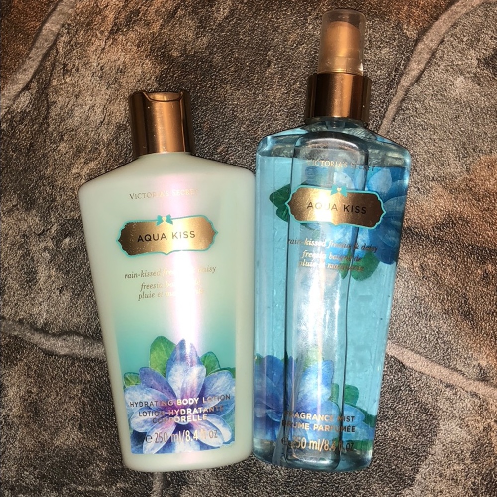 Victoria’s Secret Aqua kiss bundle
